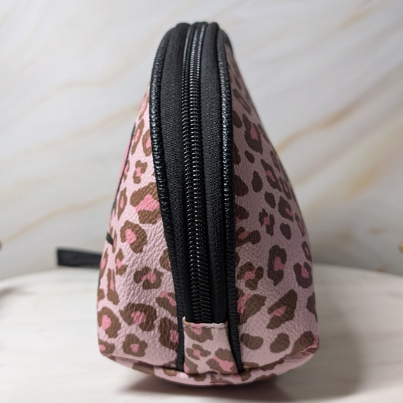 NWOT Sanrio Hello Kitty Leopard Print Make Up Cosmetic Pouch Bag - Picture 3 of 8